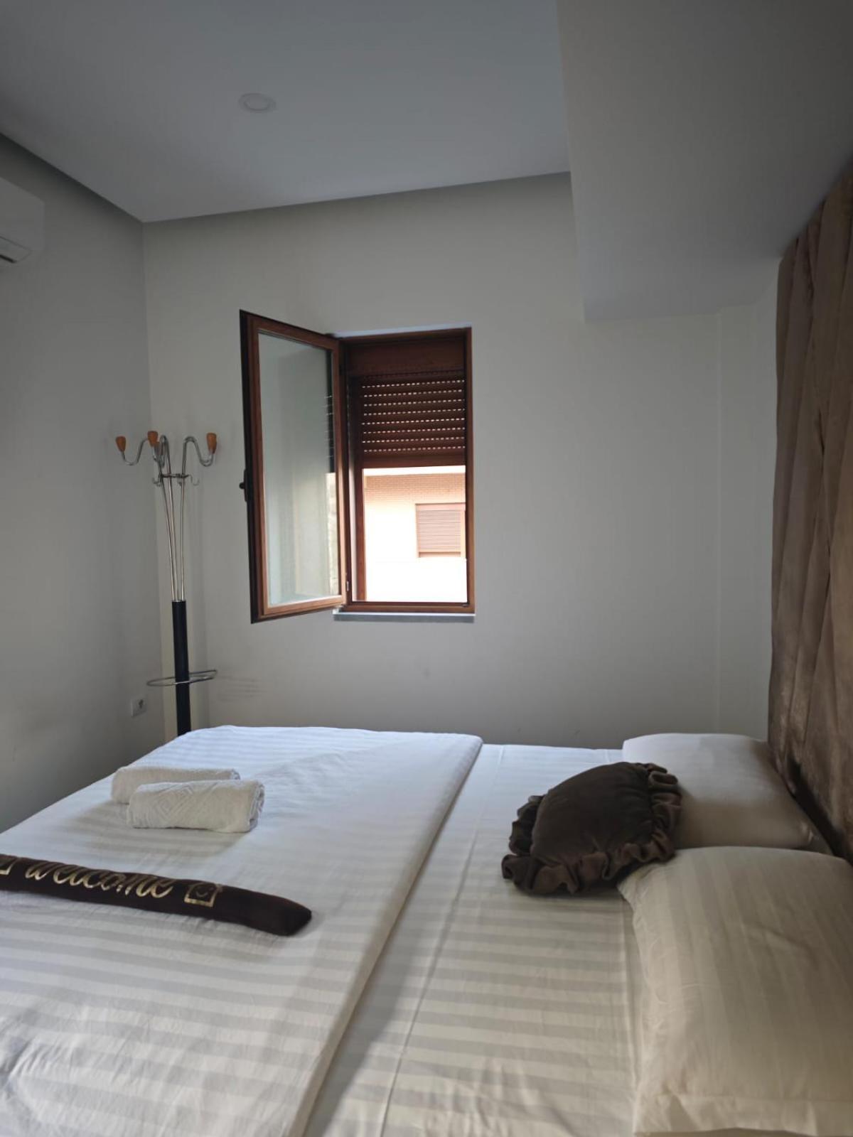 Boutique Artist Hotell Tirana Exteriör bild