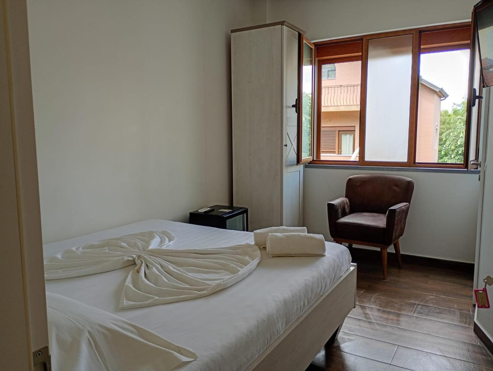 Boutique Artist Hotell Tirana Exteriör bild