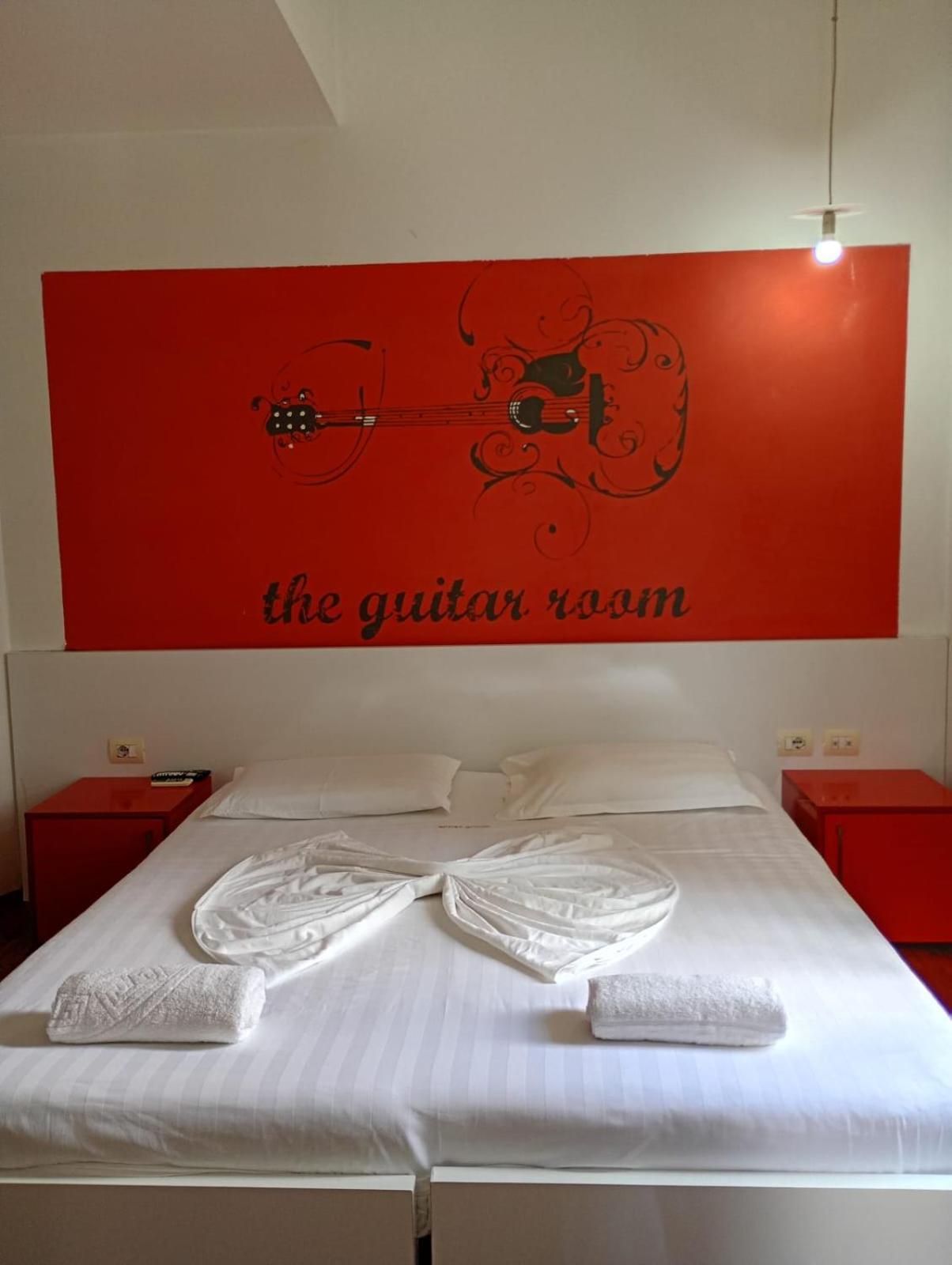 Boutique Artist Hotell Tirana Exteriör bild