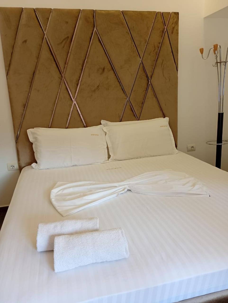 Boutique Artist Hotell Tirana Exteriör bild