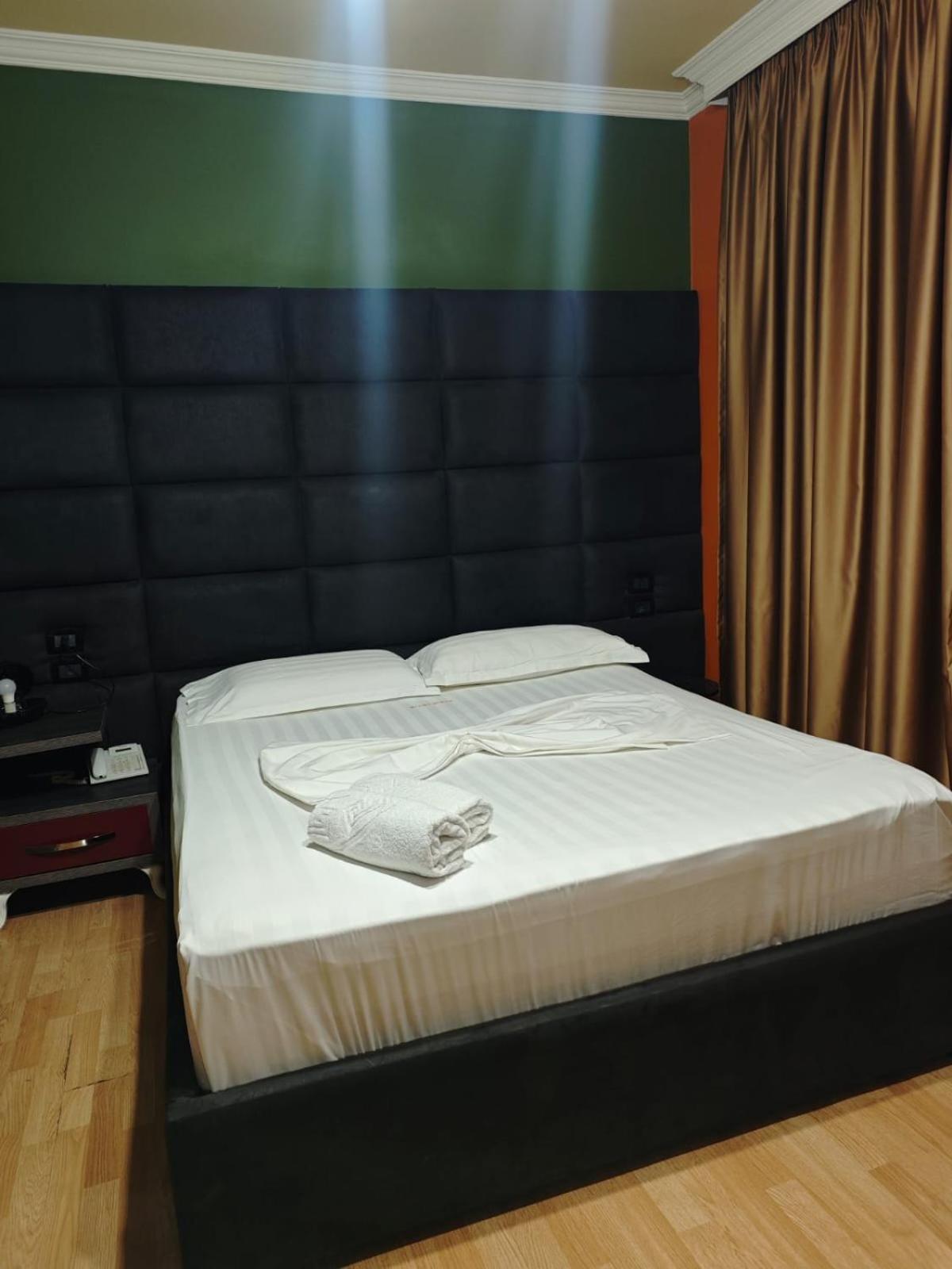 Boutique Artist Hotell Tirana Exteriör bild