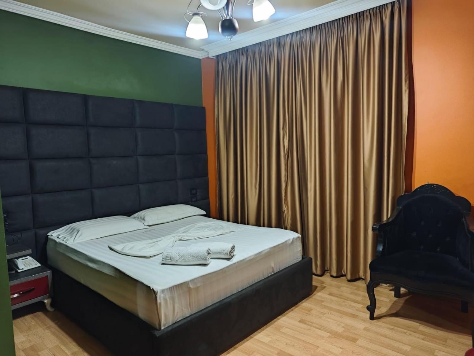 Boutique Artist Hotell Tirana Exteriör bild