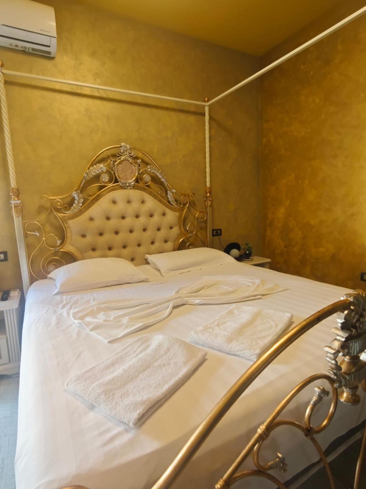 Boutique Artist Hotell Tirana Exteriör bild