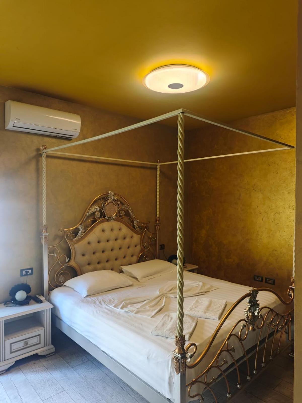 Boutique Artist Hotell Tirana Exteriör bild